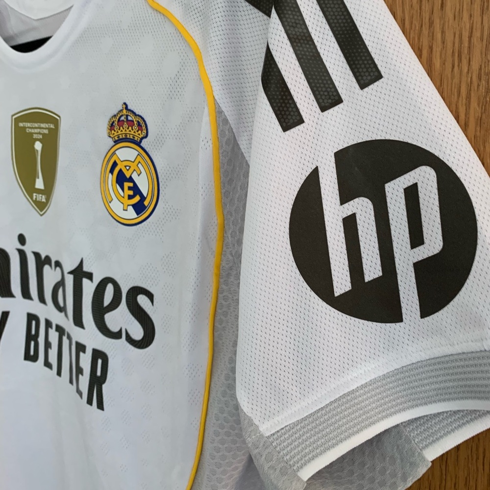 Real Madrid 2025/2026 Jerseys - Picture 6 of 15